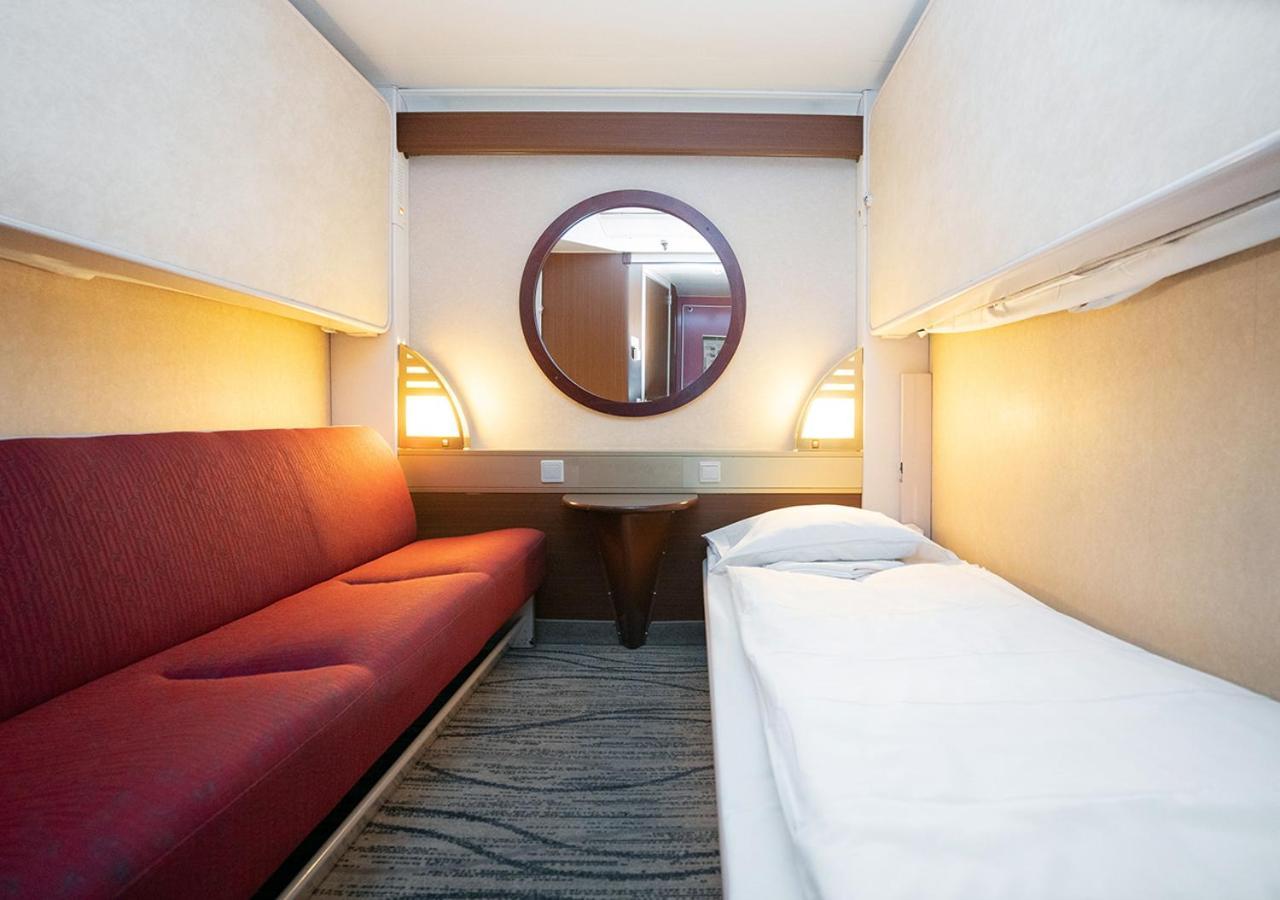 Viking Line Ferry Gabriella - 2-Night Cruise Stockholm-Helsinki-Stockholm Hotel Bilik gambar