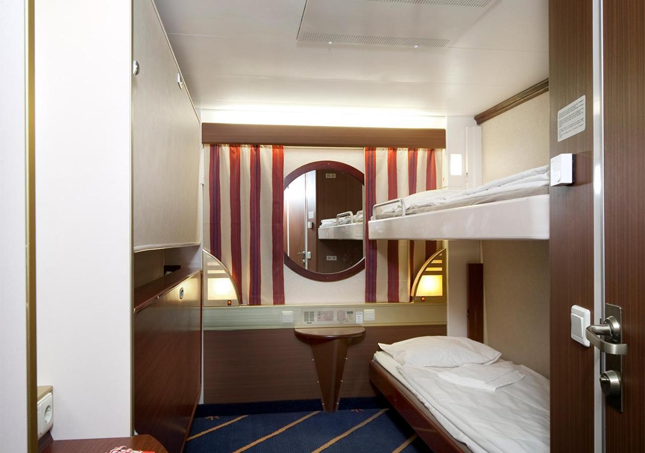 Viking Line Ferry Gabriella - 2-Night Cruise Stockholm-Helsinki-Stockholm Hotel Bilik gambar