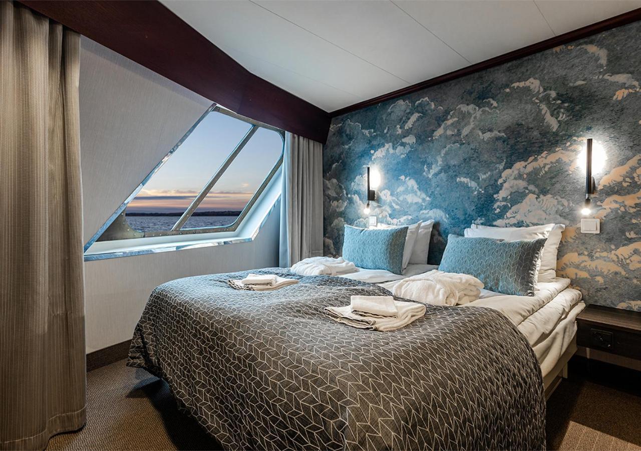 Viking Line Ferry Gabriella - 2-Night Cruise Stockholm-Helsinki-Stockholm Hotel Bilik gambar